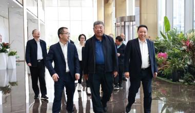 סון שאו-הואה, סגן נשיא פדרציית הצדקה של סין, מבקר בטונגקון למחקר